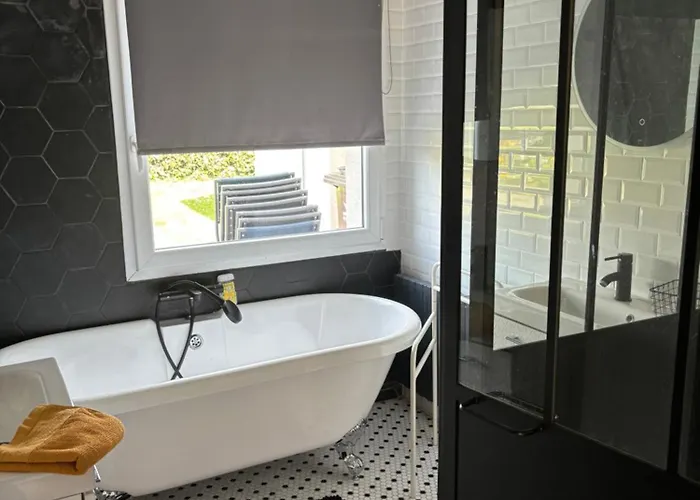 « beausejour » De 180 M2 * Urville-Nacqueville